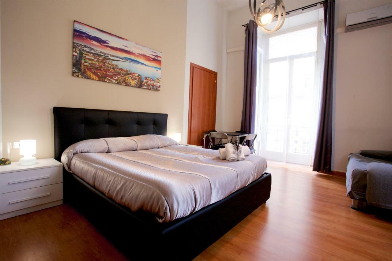 Metronapoli Bed & Breakfast ภายนอก รูปภาพ